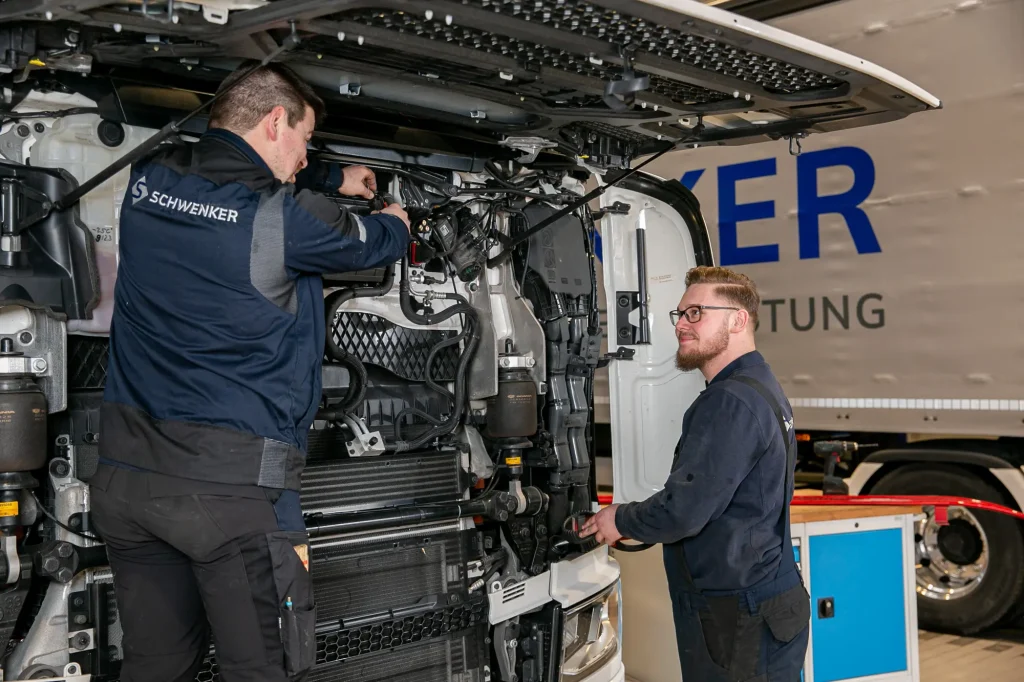 Werstatt LKW Reparatur Schwenker Logistik Neubulach