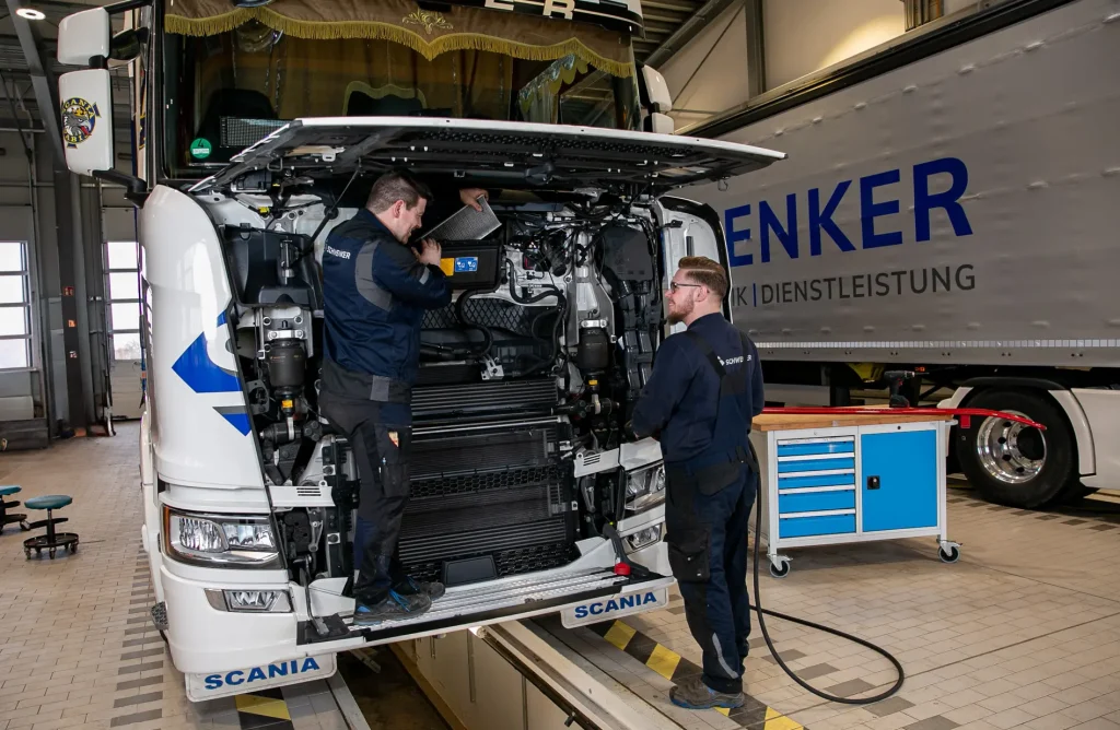 Werstatt LKW Reparatur Schwenker Logistik Neubulach